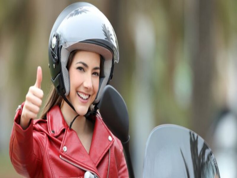 Tips Berkendara Aman untuk Lady Biker