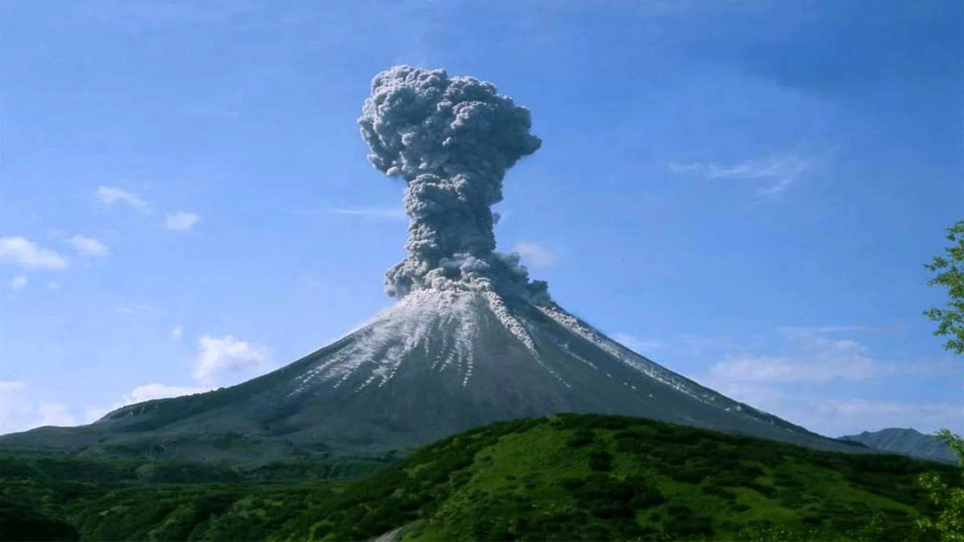 Erupsi Gunung Ibu: Dampak Abu Vulkanik pada Kesehatan